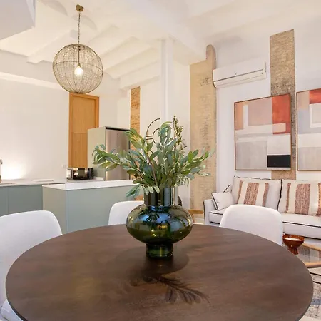 Genteel Gran Poder Seville