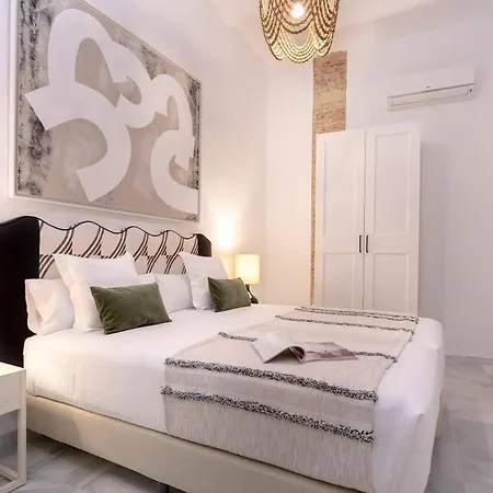 Genteel Gran Poder Apartment