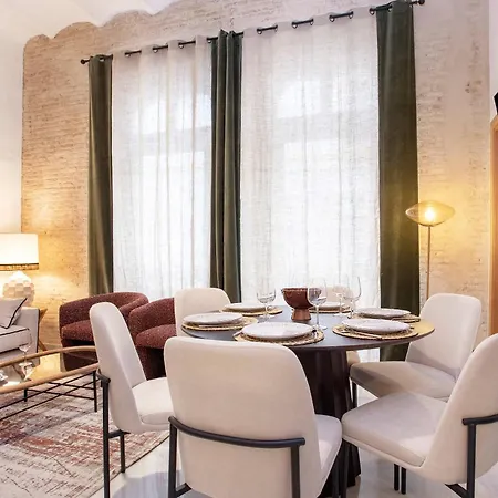 Genteel Gran Poder Apartment *